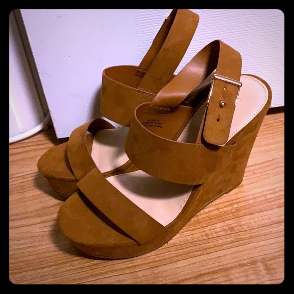 Tan Wedges